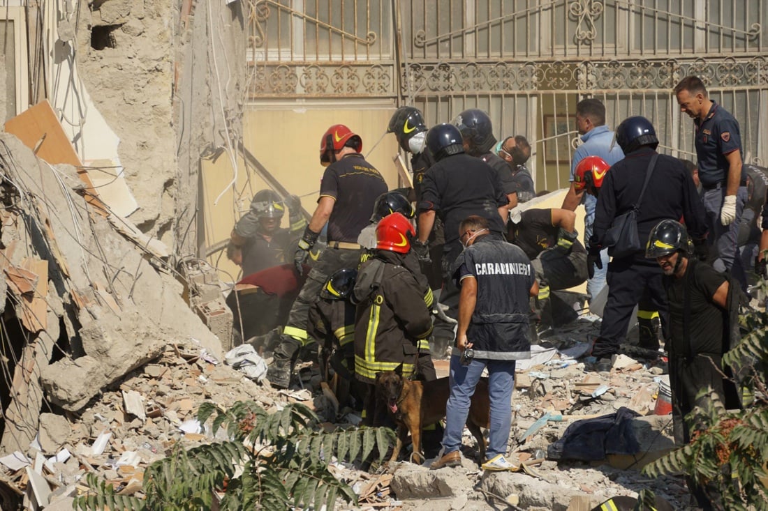 Il crollo della palazzina a Torre Annunziata: tutti morti – FOTO Il crollo della palazzina a Torre Annunziata: tutti morti – FOTO