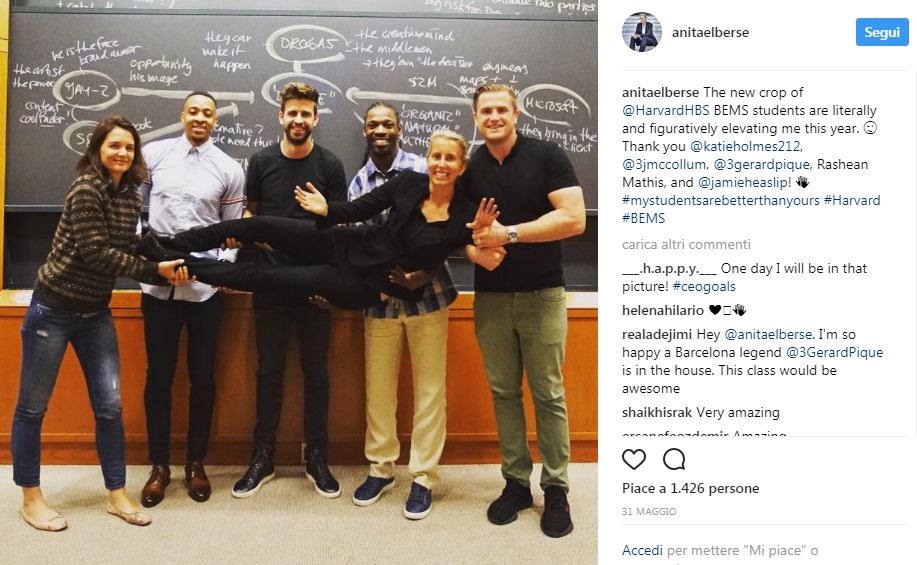 Katie Holmes ad Harvard: lezione di “brand” Katie Holmes ad Harvard: lezione di “brand”