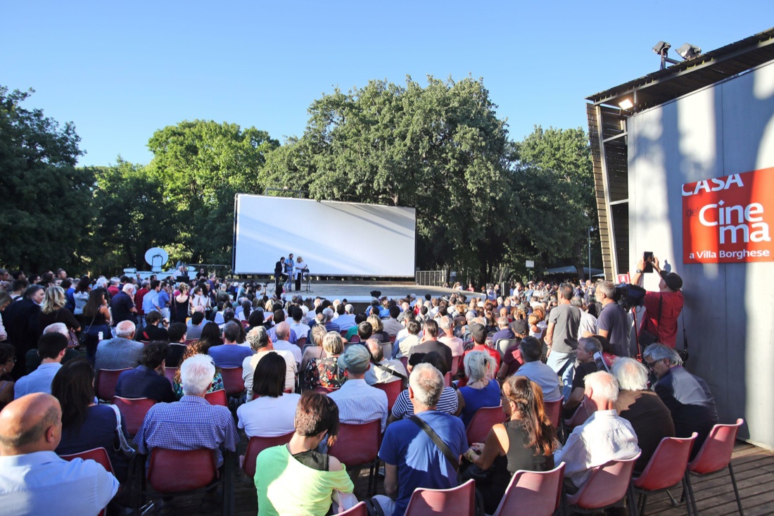 Paolo Villaggio: camera ardente e funerali – FOTO
