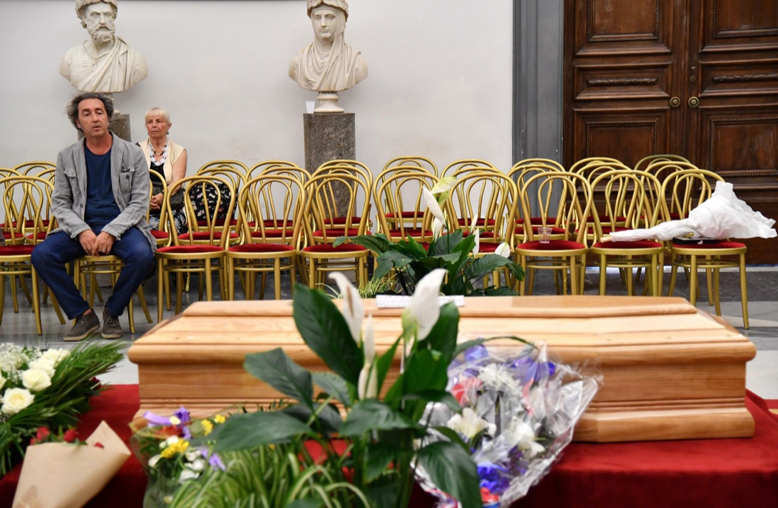 Paolo Villaggio: camera ardente e funerali – FOTO