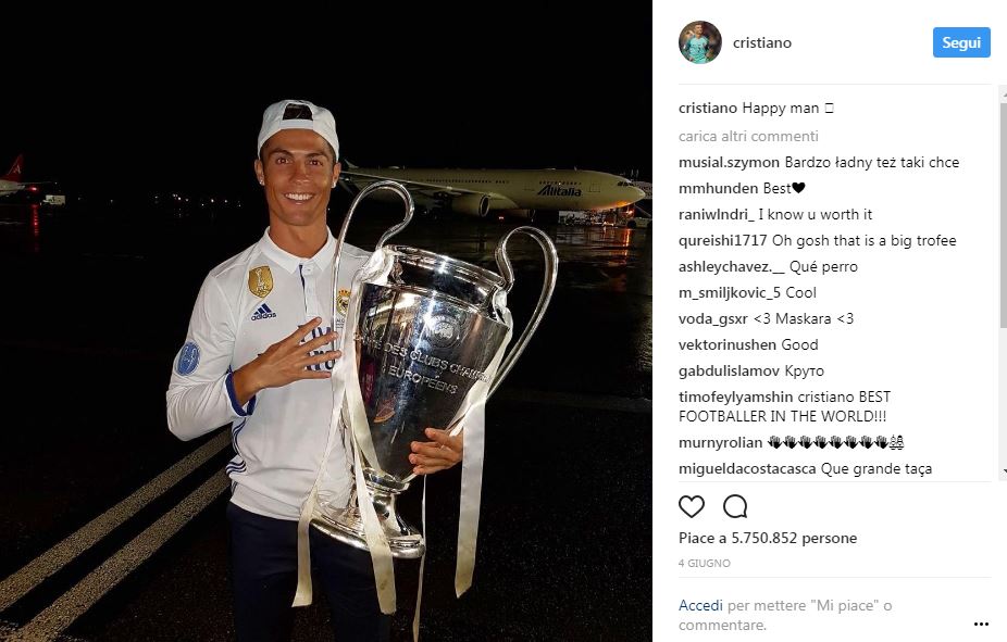 Cristiano Ronaldo su Instagram con tutti e tre i figli