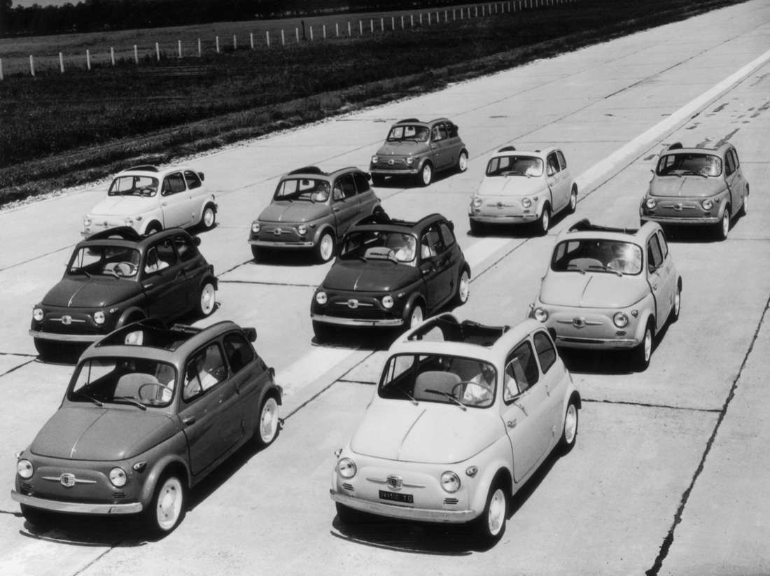 La Fiat 500 compie 60 anni. Storia dell’utilitaria che motorizzò l’Italia – FOTO