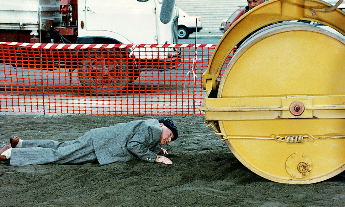Addio a Paolo Villaggio, al ragionier Fantozzi e all’Italia del posto fisso