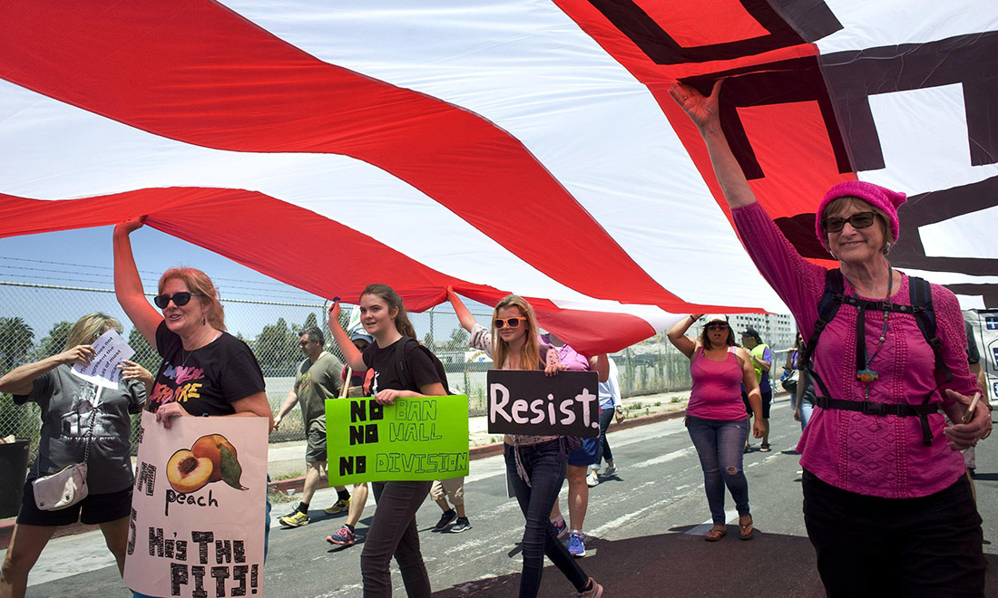 USA, migliaia in marcia per l’impeachment di Trump – Foto