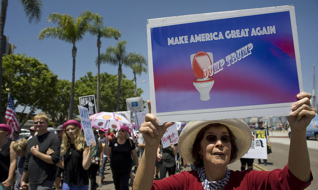 USA, migliaia in marcia per l’impeachment di Trump – Foto