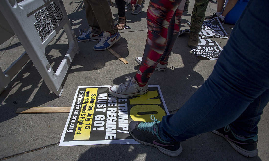 USA, migliaia in marcia per l’impeachment di Trump – Foto