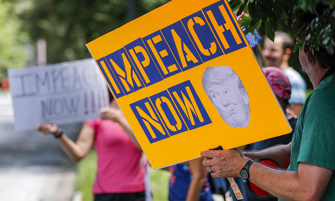 USA, migliaia in marcia per l’impeachment di Trump – Foto