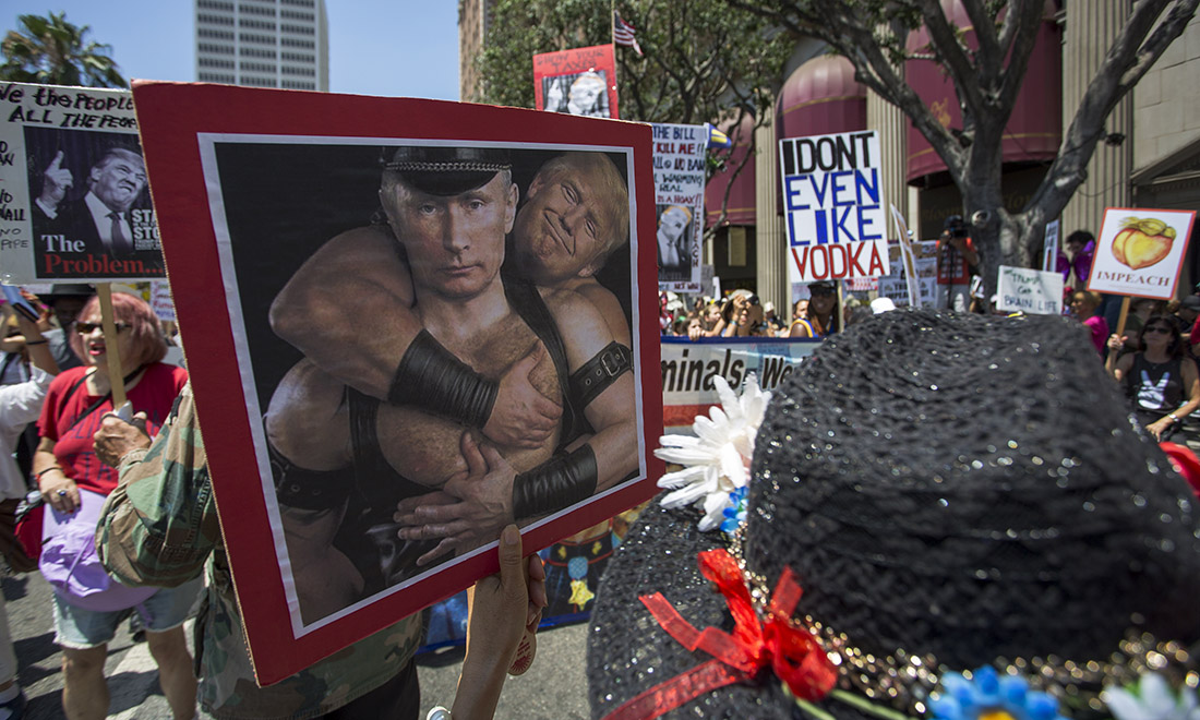 USA, migliaia in marcia per l’impeachment di Trump – Foto