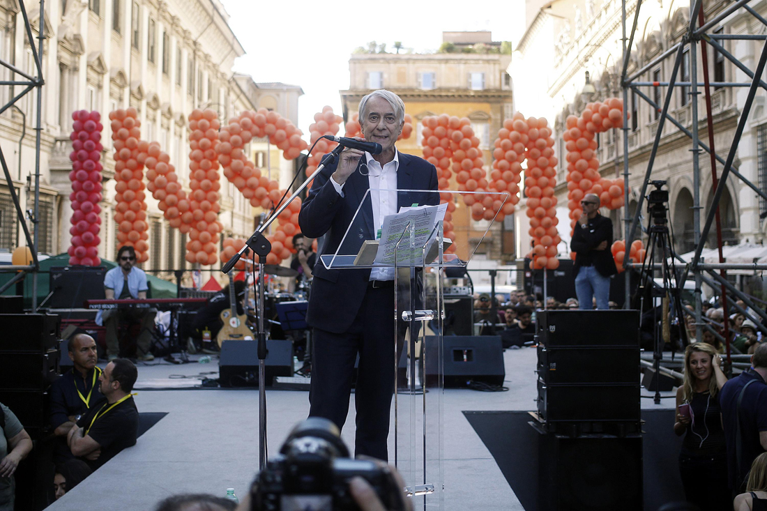 Giuliano Pisapia: con “Insieme” la sinistra sfida il renzismo Giuliano Pisapia: con “Insieme” la sinistra sfida il renzismo