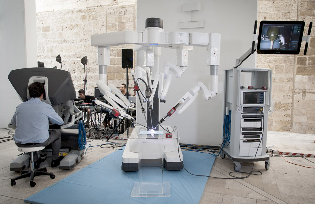 da Vinci, il robot che aiuta a diventare super-chirurghi – FOTO e VIDEO da Vinci, il robot che aiuta a diventare super-chirurghi – FOTO e VIDEO