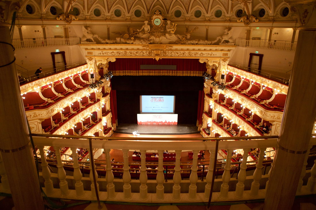 Il Novecento barese: omaggio di Sgarbi alla città – FOTO e VIDEO Il Novecento barese: omaggio di Sgarbi alla città – FOTO e VIDEO