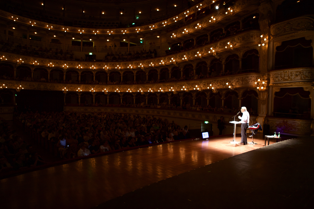 Il Novecento barese: omaggio di Sgarbi alla città – FOTO e VIDEO Il Novecento barese: omaggio di Sgarbi alla città – FOTO e VIDEO