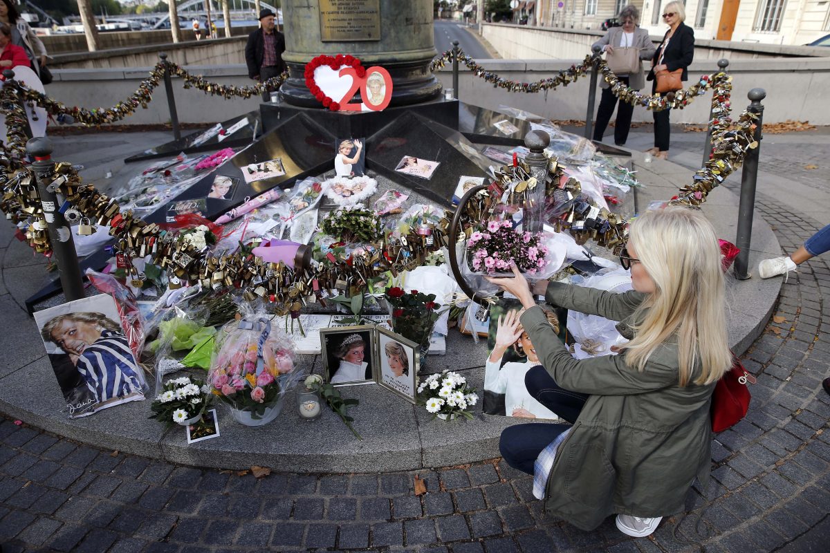 Galleria foto 'Lady Diana, l’omaggio del mondo a 20 anni dalla morte' - foto 5