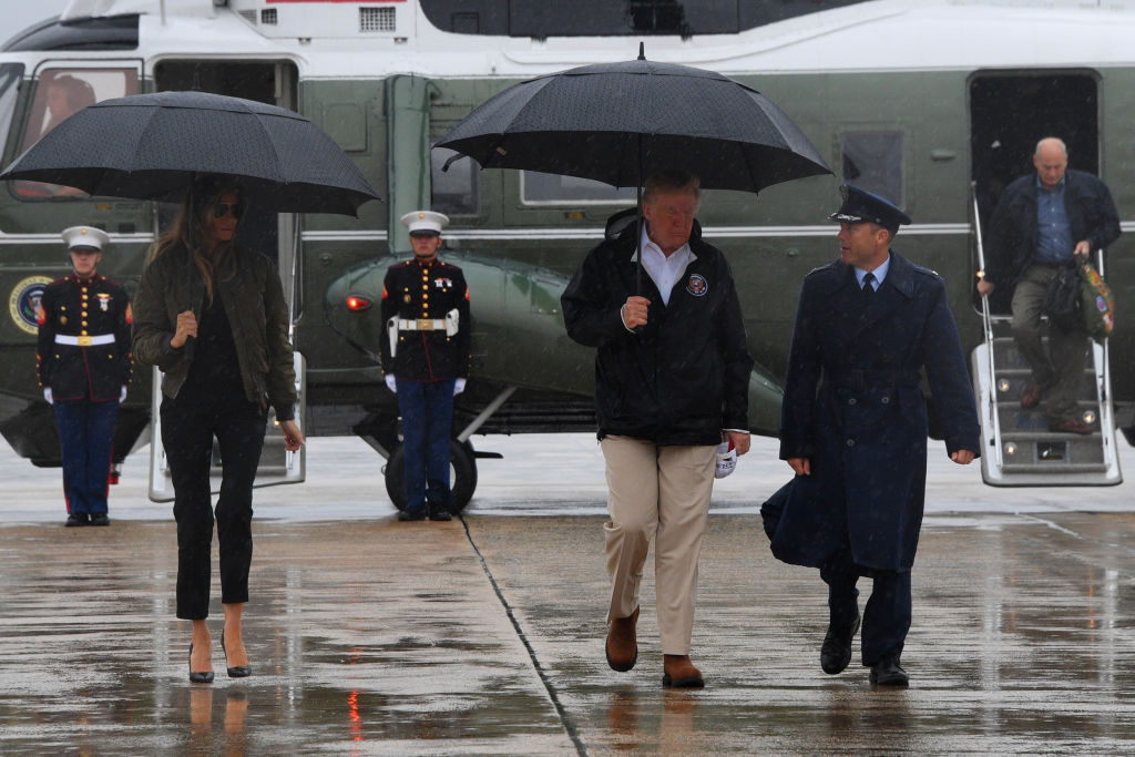 Uragano Harvey, la visita in Texas di Donald e Melania Trump – FOTO Uragano Harvey, la visita in Texas di Donald e Melania Trump – FOTO