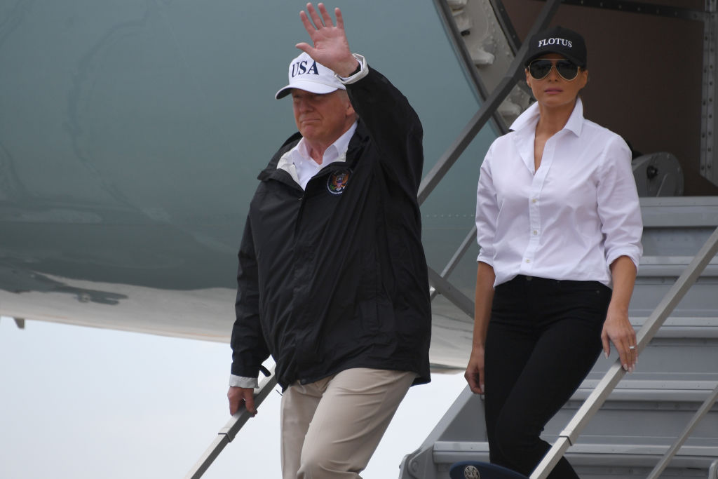 Uragano Harvey, la visita in Texas di Donald e Melania Trump – FOTO Uragano Harvey, la visita in Texas di Donald e Melania Trump – FOTO