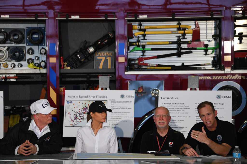 Uragano Harvey, la visita in Texas di Donald e Melania Trump – FOTO Uragano Harvey, la visita in Texas di Donald e Melania Trump – FOTO