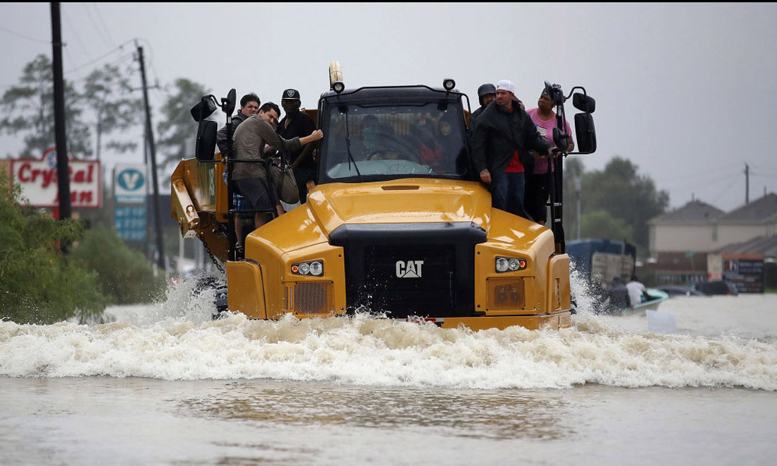 L’Uragano Harvey: le 10 foto (+ 1) per raccontare la tragedia