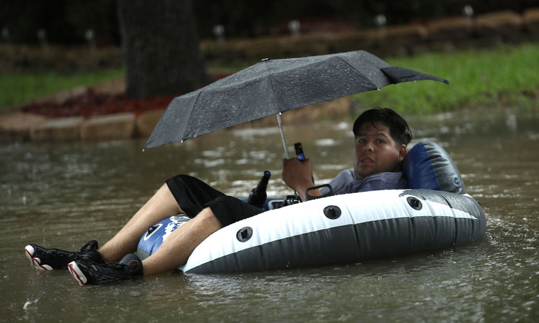 L’Uragano Harvey: le 10 foto (+ 1) per raccontare la tragedia
