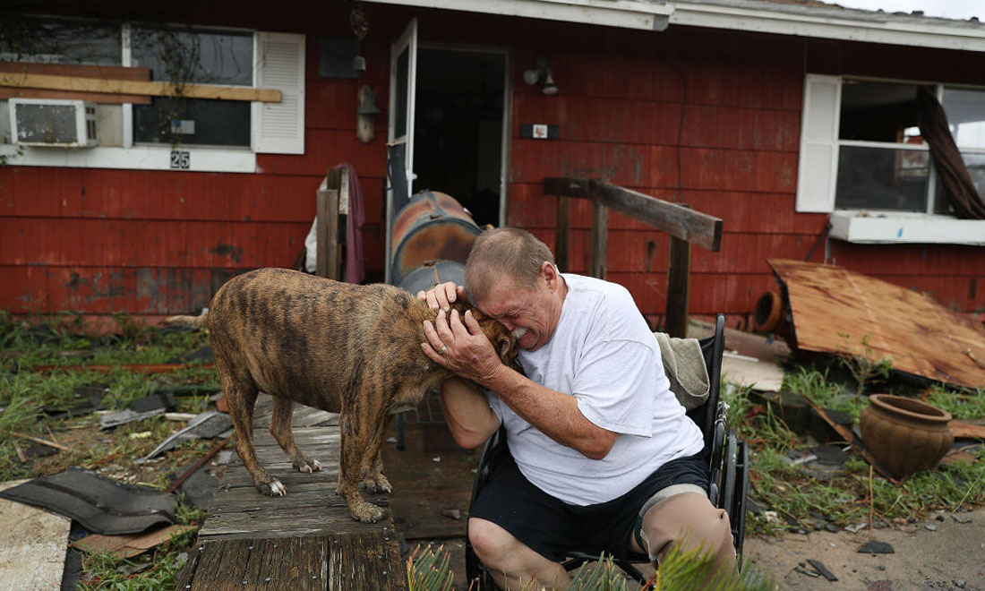 L’Uragano Harvey: le 10 foto (+ 1) per raccontare la tragedia