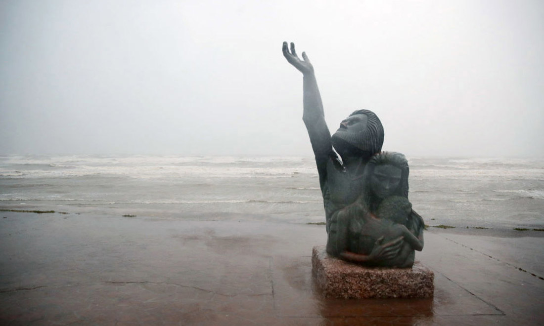 L’Uragano Harvey: le 10 foto (+ 1) per raccontare la tragedia