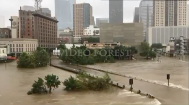 Houston: lago Columbia rompe gli argini. Evacuata la contea di Brazoria