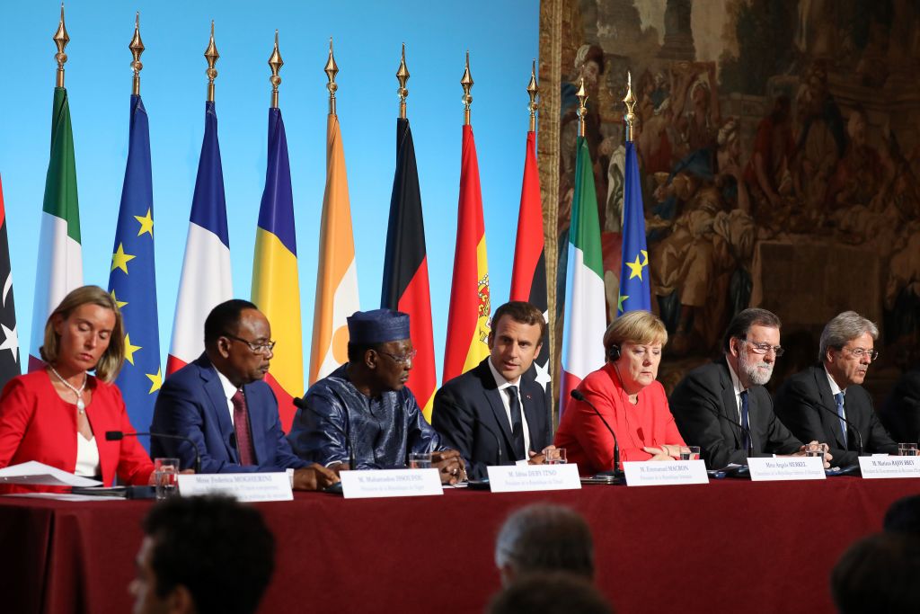 Vertice di Parigi sui migranti: l’affondo dell’Italia