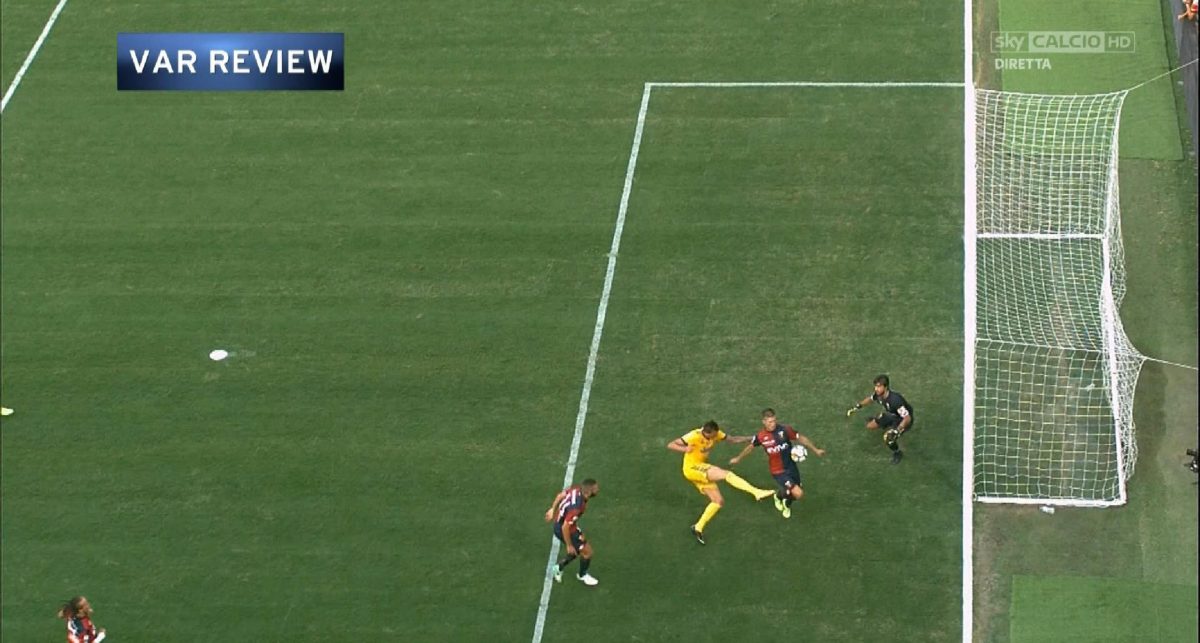 Galleria foto 'Buffon, errori e polemiche: ecco perché il Var va salvato' - foto 6