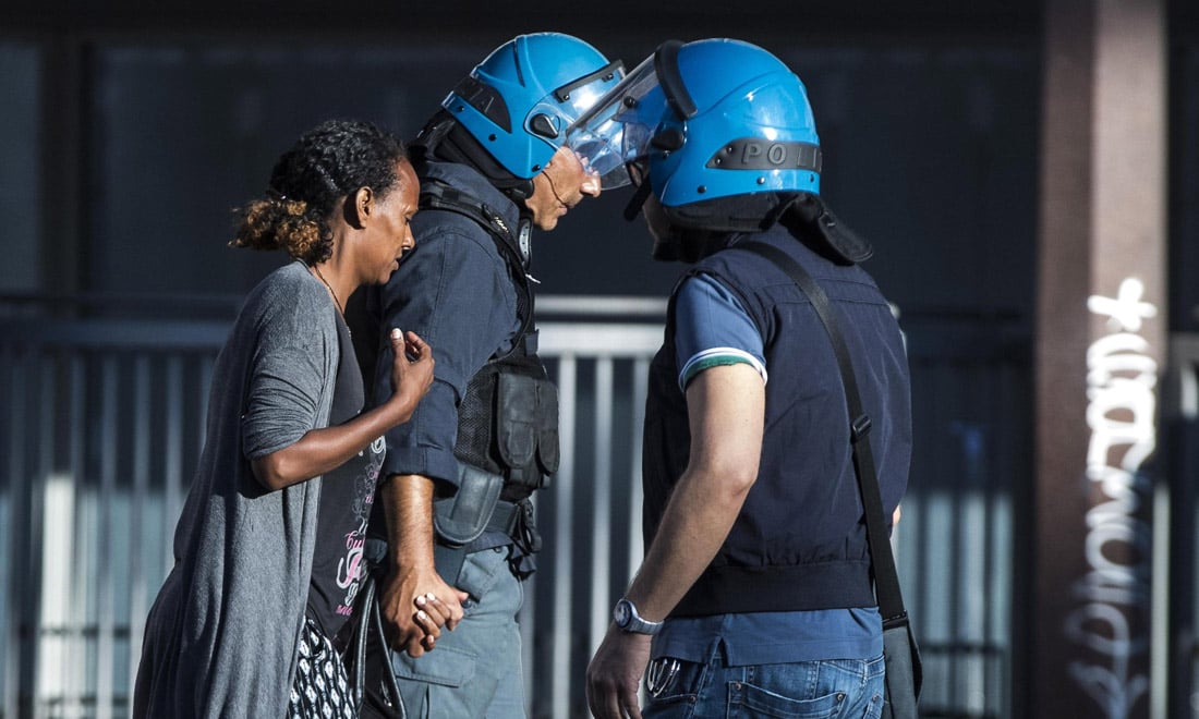Lo sgombero dei rifugiati a Roma e la replica del capo della polizia Lo sgombero dei rifugiati a Roma e la replica del capo della polizia
