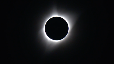 Eclisse solare totale: uno spettacolo unico