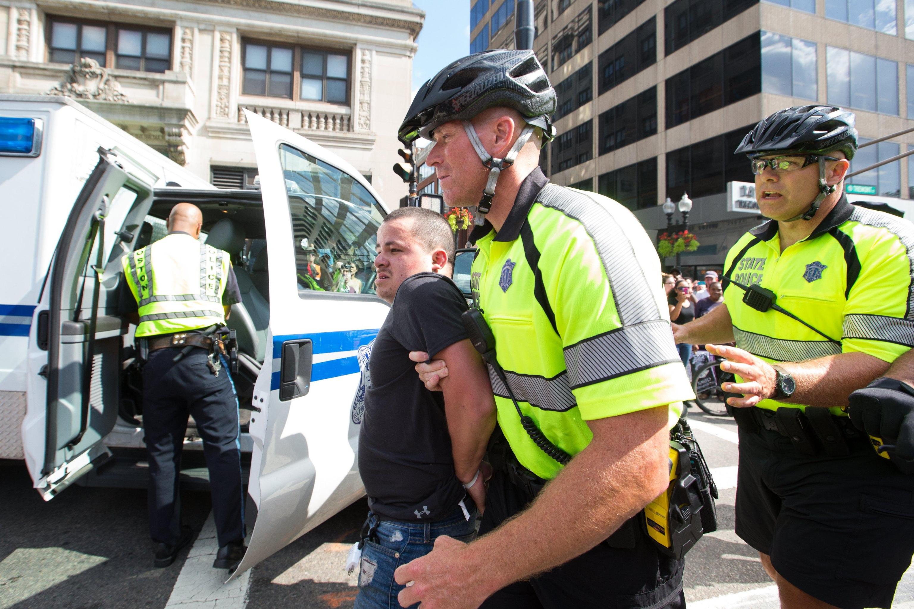 Boston: in migliaia contro l’estrema destra – FOTO