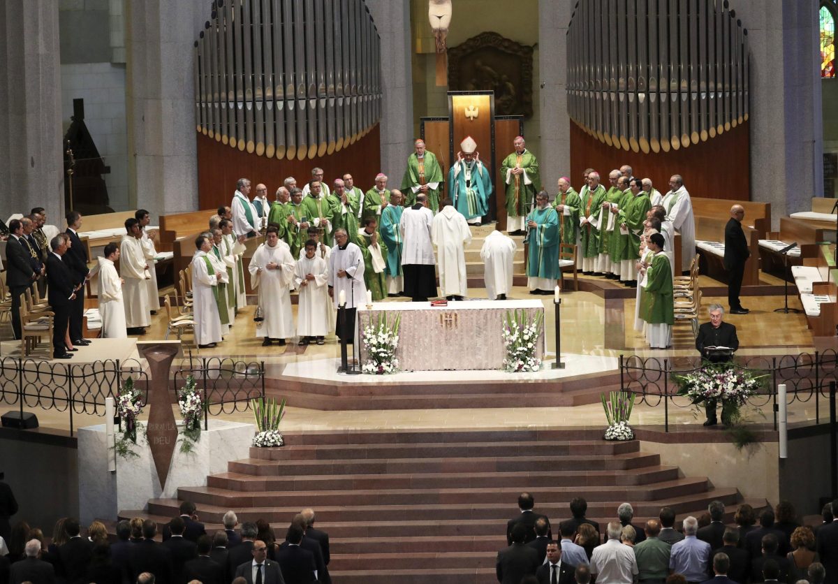 Galleria foto 'Barcellona ricorda le sue vittime' - foto 9