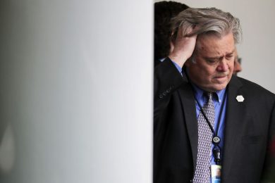 Donald Trump licenzia Bannon: i motivi del colpo di scena