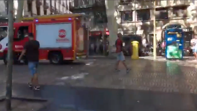 Barcellona; attacco terrorismo sulle Ramblas. Furgone contro la folla. Morti e feriti