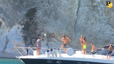 Totti, passaggio perfetto da barca a barca