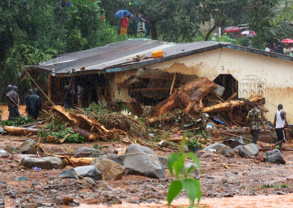 Sierra Leone, lo tsunami di fango e acqua – FOTO e VIDEO