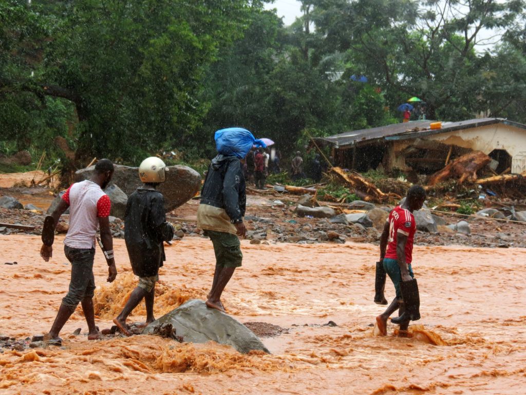 Sierra Leone, lo tsunami di fango e acqua – FOTO e VIDEO