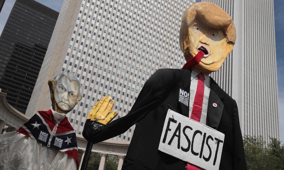 Usa, cortei contro le violenze di Charlottesville e il silenzio di Trump – Foto Usa, cortei contro le violenze di Charlottesville e il silenzio di Trump – Foto