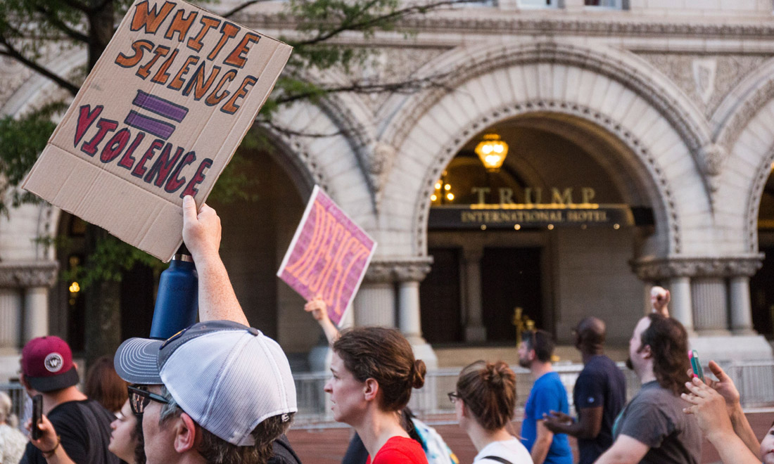 Usa, cortei contro le violenze di Charlottesville e il silenzio di Trump – Foto