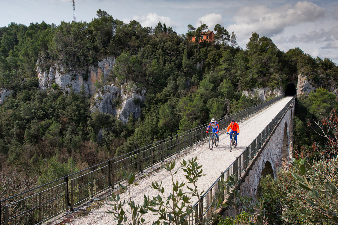 In mountain bike sull’ex ferrovia Spoleto-Norcia