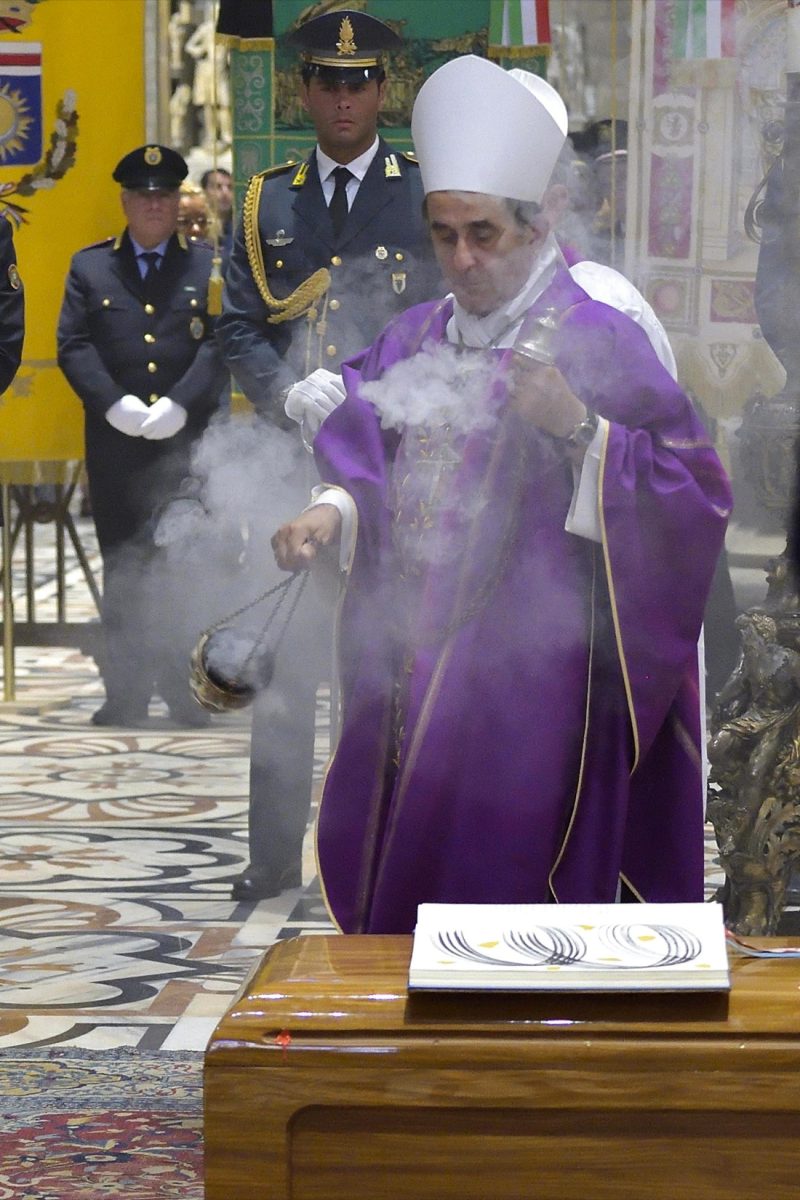 I funerali di Dionigi Tettamanzi – FOTO I funerali di Dionigi Tettamanzi – FOTO