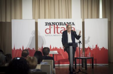 Vittorio Sgarbi a Olbia, “città negata” dal grande fascino – FOTO e VIDEO