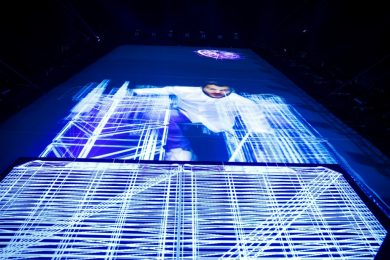 Samsung celebra il Note 8 (sull’ologramma più grande d’Europa) – FOTO