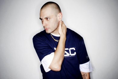 Perché la polemica sulla pubblicità di Fabri Fibra non ha senso