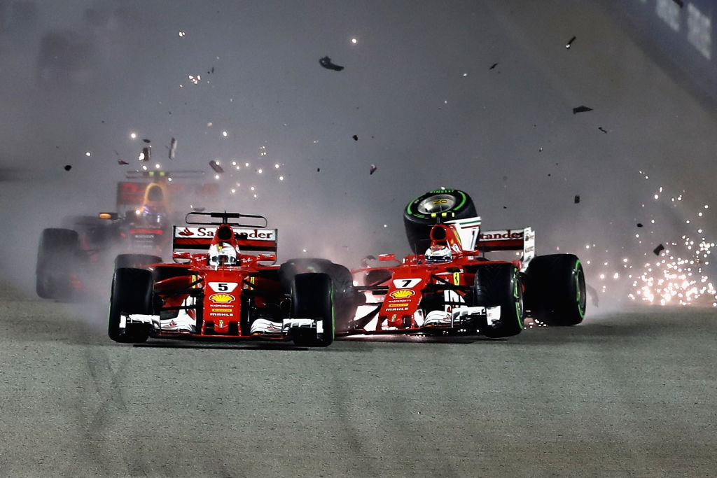 Ferrari, che disastro! Raikkonen elimina Vettel, fuga Hamilton