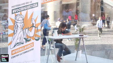 Whistleblower, flash mob di Riparte il futuro. Cantone: “Serve la legge”