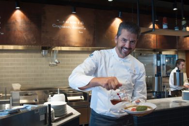 La ricetta di Andrea Berton: merluzzo e brodo di prosciutto crudo – VIDEO