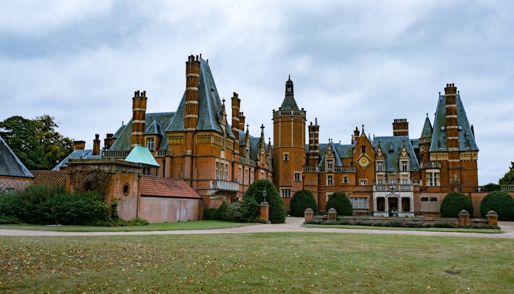 Mistero a Crooked House, Agatha Christie con la siringa – La recensione