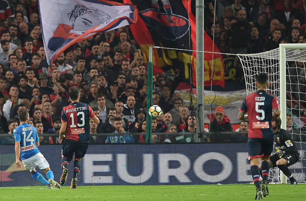 Napoli capolista e vincono Juventus, Roma, Lazio: le big di A corrono