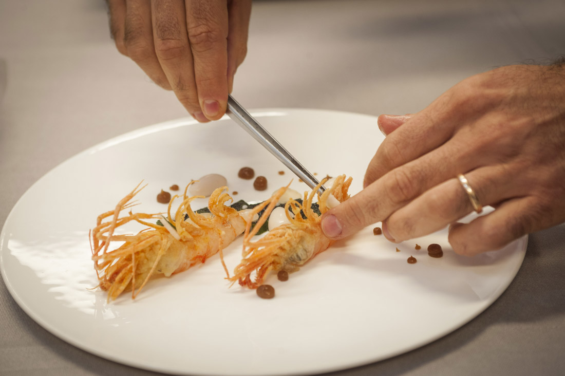 I “Gamberi mezzi fritti” di Enrico Bartolini – FOTO I “Gamberi mezzi fritti” di Enrico Bartolini – FOTO
