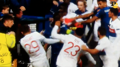 Europa League: rissa giocatori-tifosi in Everton-Lione | video